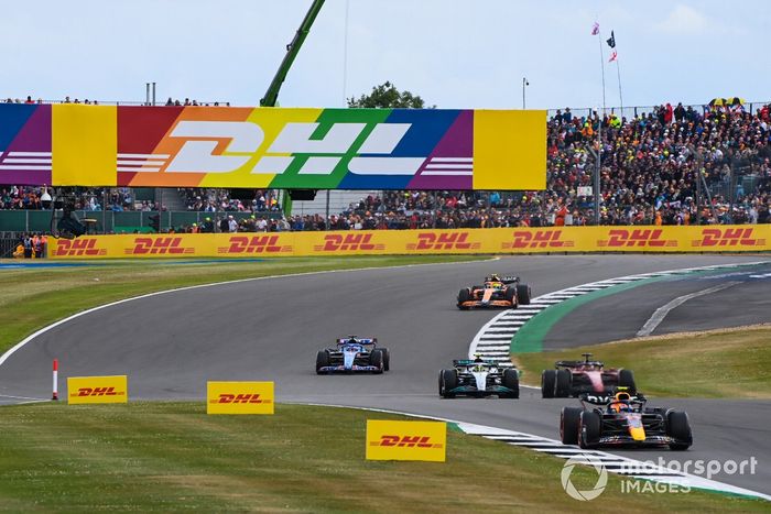 Sergio Pérez, Red Bull Racing RB18, Charles Leclerc, Ferrari F1-75, Lewis Hamilton, Mercedes W13, Fernando Alonso, Alpine A522