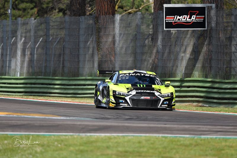 #46 Team WRT Audi R8 LMS evo II GT3: Nico Müller, Frédéric Vervisch, Valentino Rossi