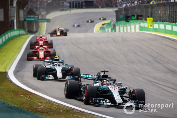 Lewis Hamilton, Mercedes AMG F1 W09,  Valtteri Bottas, Mercedes AMG F1 W09, Sebastian Vettel, Ferrari SF71H, y Kimi Raikkonen, Ferrari SF71H. 