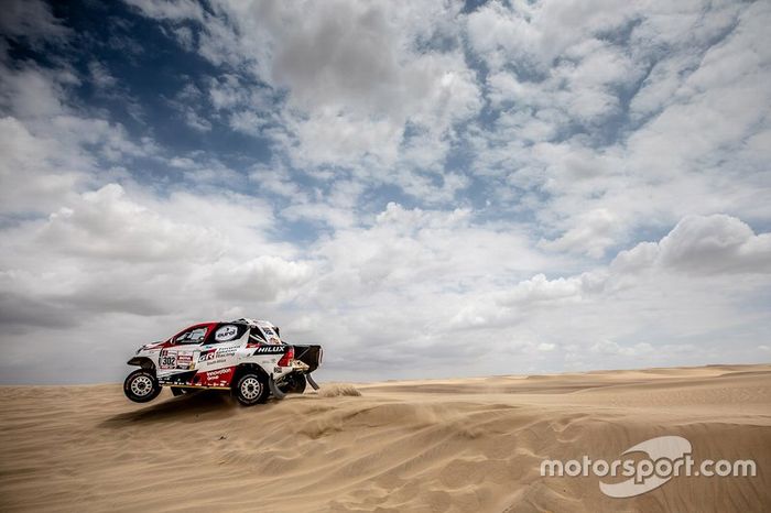 #302 Toyota Gazoo Racing Toyota Hilux: Giniel de Villiers, Dirk von Zitzewitz