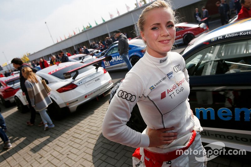 Mikaela Ahlin-Kottulinsky (26/SWE)