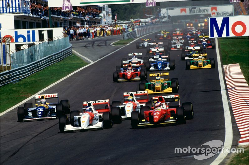 Mika Hakkinen pakt de leiding bij zijn McLaren-debuut