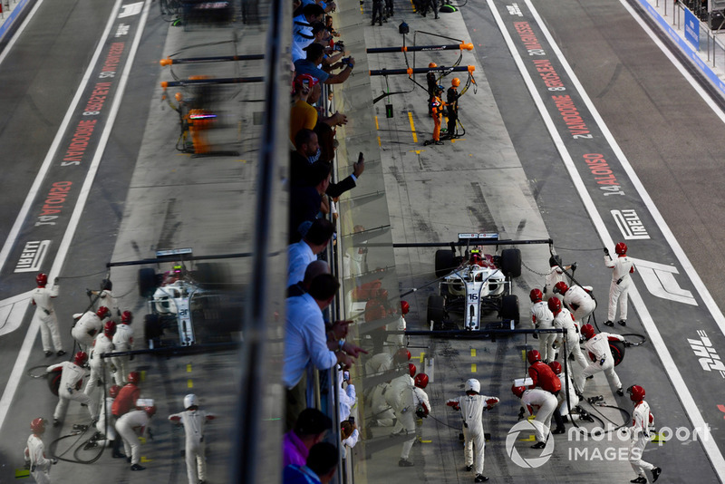 Charles Leclerc, Sauber C37 pit stop