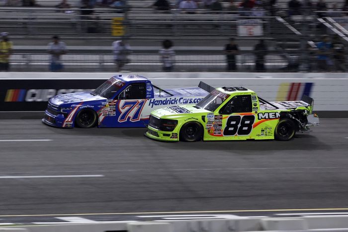Rajah Caruth, Spire Motorsports Chevrolet, Matt Crafton, ThorSport Racing Ford