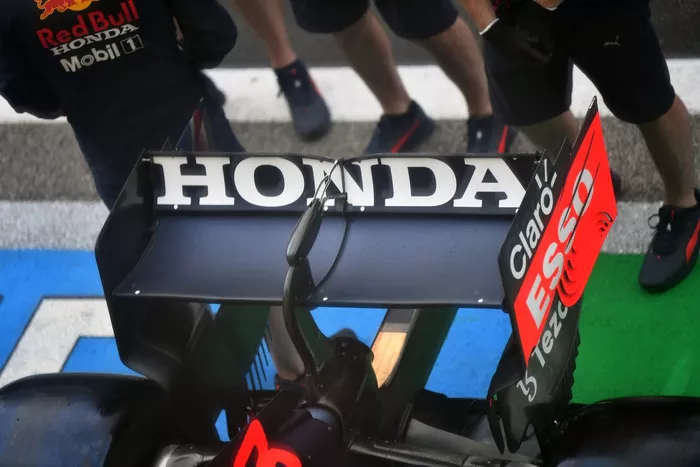 Alerón trasero del Red Bull Racing RB16B