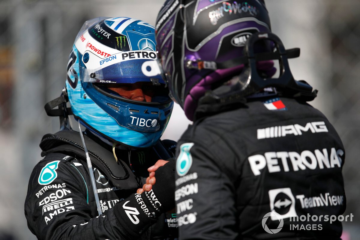 Pole man Lewis Hamilton, Mercedes, al Parc Ferme