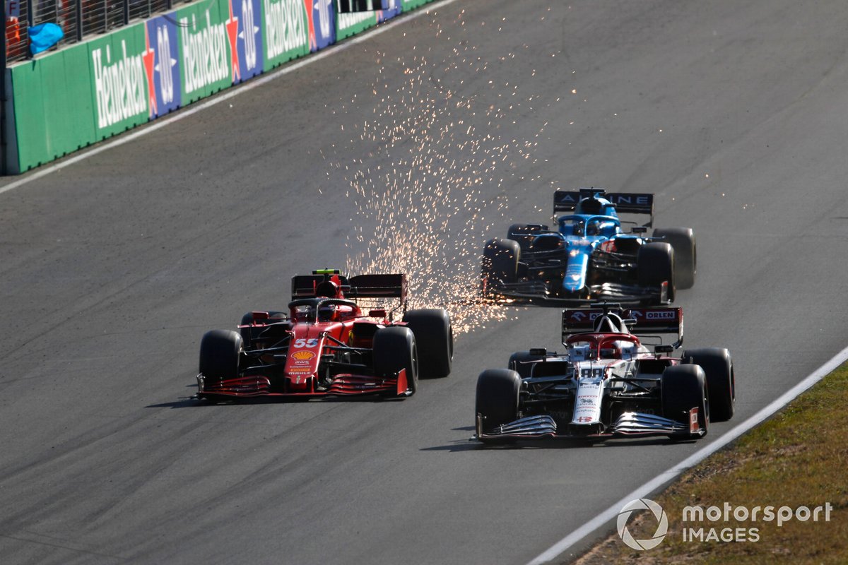 Robert Kubica, Alfa Romeo Racing C41, Carlos Sainz Jr., Ferrari SF21, and Fernando Alonso, Alpine A521