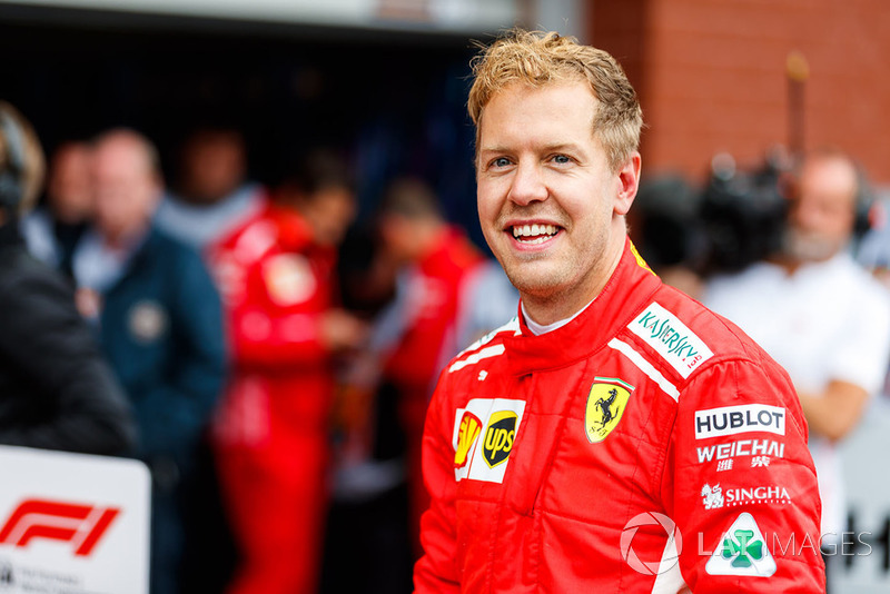 Zwycięzca Sebastian Vettel, Ferrari świętuje w parku zamkniętym