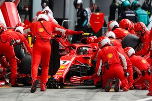 Kimi Raikkonen, Ferrari SF71H, pits