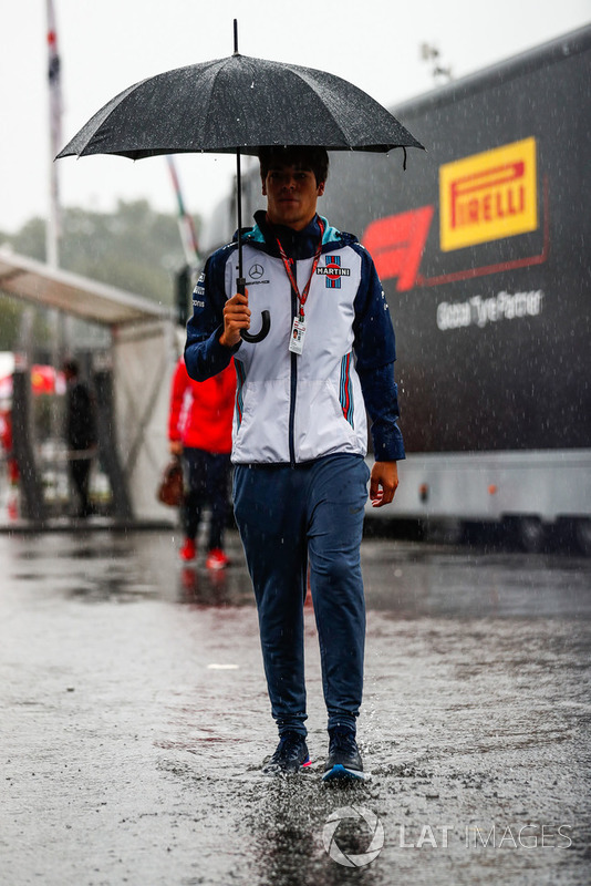 Lance Stroll, Williams Martini Racing, arrives in the paddock