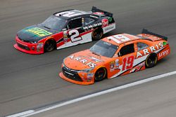 Austin Dillon, Richard Childress Racing Chevrolet, Daniel Suarez, Joe Gibbs Racing Toyota