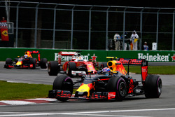 Max Verstappen, Red Bull Racing RB12 leads Sebastian Vettel, Ferrari SF16-H and Daniel Ricciardo, Re