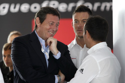 Gerard Neveu, PDG du WEC, avec #7 Audi Sport Team Joest Audi R18: Andre Lotterer, Benoit Tréluyer