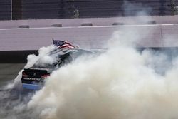 Le vainqueur Brad Keselowski, Team Penske Ford