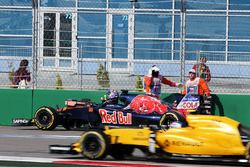 Max Verstappen, Scuderia Toro Rosso STR11 abandonne