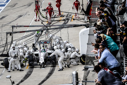 Felipe Massa, Williams Martini Racing FW38 pit stop