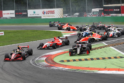 Start: Louis Deletraz, Fortec Motorsports leads