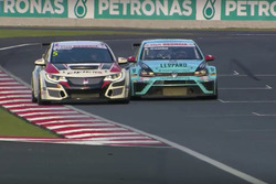 Roberto Colciago, Honda Civic TCR, e Stefano Comini, VW Golf GTI TCR