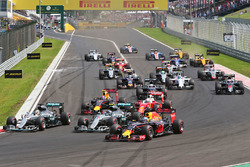 Lewis Hamilton, Mercedes AMG F1; Nico Rosberg, Mercedes AMG F1; and Daniel Ricciardo, Red Bull Racin