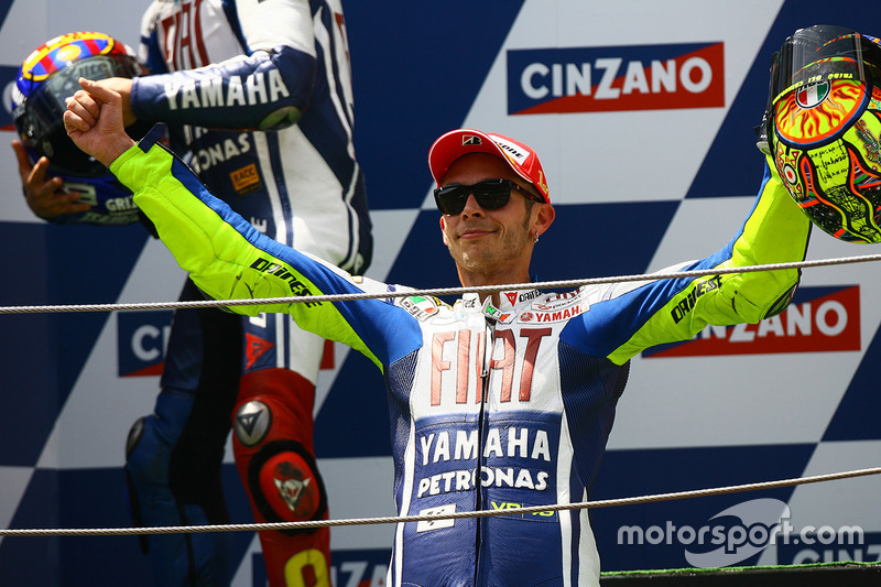 Podium: juara lomba Valentino Rossi, Yamaha Factory Racing