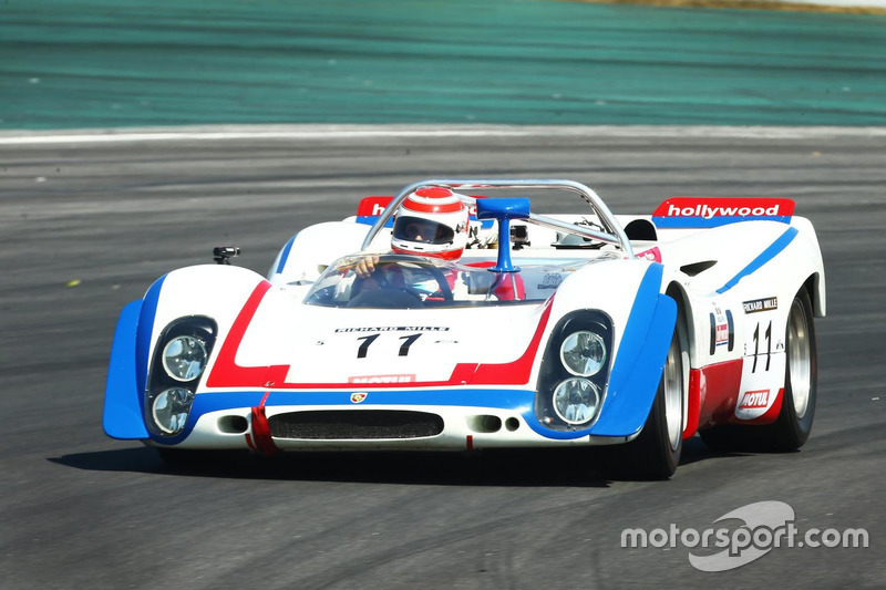 Nelson Piquet dirige Porsche 908 em Interlagos