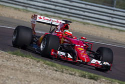 Esteban Gutierrez, Ferrari, teste les pneus 2017