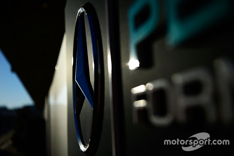 Mercedes AMG F1 logo