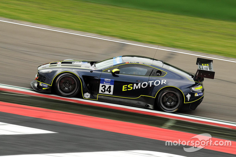 #34 TF Sport, Aston Martin V12 Vantage GT3: Salih Yoluc, Euan Hankey