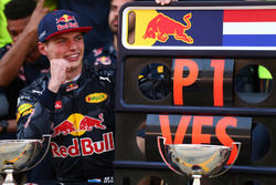1st place Max Verstappen, Red Bull Racing celebrates with the team