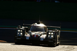 #1 Porsche Team Porsche 919 Hybrid: Timo Bernhard, Mark Webber, Brendon Hartley