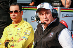 Helio Castroneves, Team Penske Chevrolet, et Roger Penske