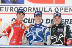 Podium: Race winne Colton Herta, Carlin Motorsport; second place Leonardo Pulcini, Campos Racing; third place Damiano Fioravanti, RP Motorsport