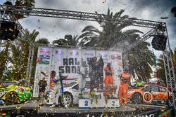 Podio, primio posto, Paolo Andreucci e Anna andreussi, Peugeot Sport, secondo Alessandro Perico e Mauro Turati, P.A. Racing, terzo posto Simone Campedelli e Danilo Fappani, academy Asd