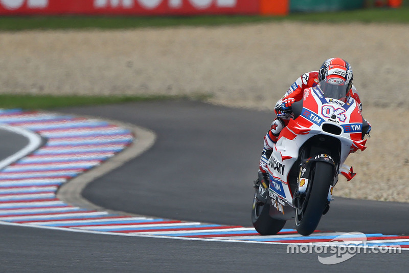 Andrea Dovizioso sofreu com uma vibração no pneu dianteiro no início do Q2 e teve que fazer a volta da classificação com um pneu usado, terminando apenas em sétimo.