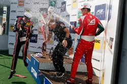 Podium: Race winner Joel Eriksson, Motopark Dallara F317 - Volkswagen, second place Callum Ilott, Pr