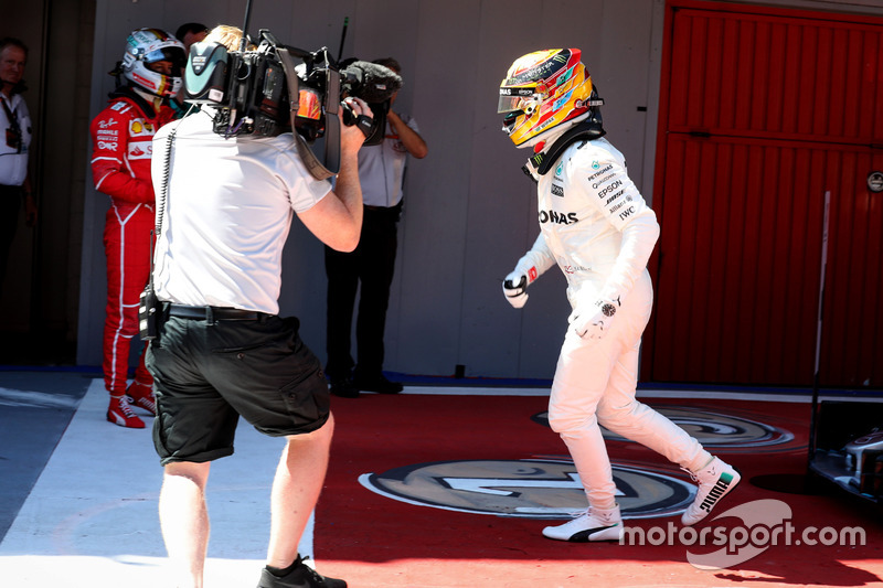 Yarış galibi Lewis Hamilton, Mercedes AMG F1
