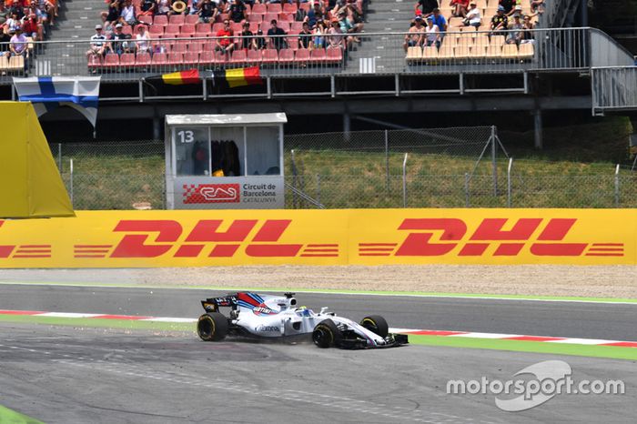 Felipe Massa também se deu mal. O brasileiro sofreu um toque de Alonso e teve um pneu furado, o que o fez perder muito tempo na corrida. 