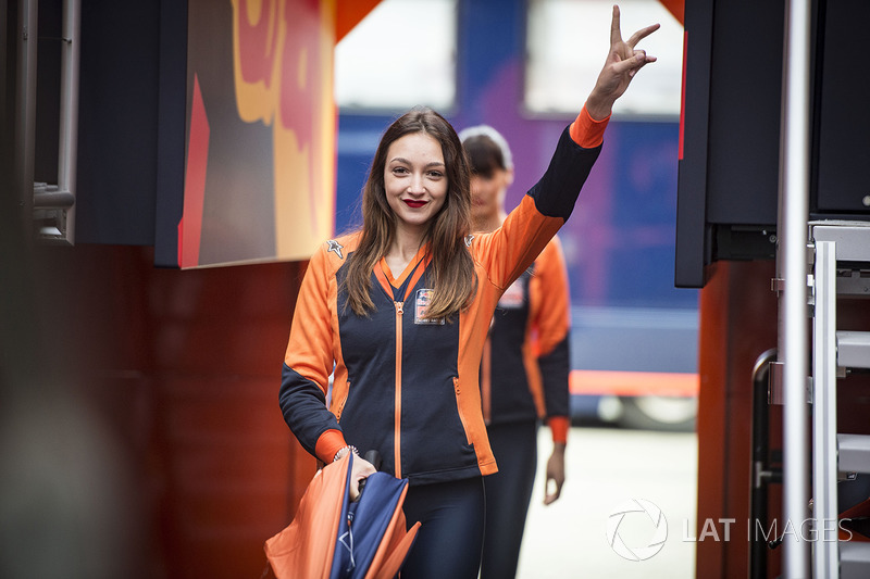 Грид-герлз команды KTM