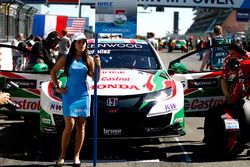 Grid girl of Norbert Michelisz, Honda Racing Team JAS, Honda Civic WTCC