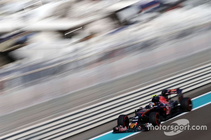 Carlos Sainz Jr., Scuderia Toro Rosso STR11