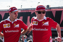 Sebastian Vettel, Ferrari; Kimi Raikkonen, Ferrari