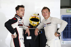 #911 Manthey Racing Porsche 911 GT3R: Earl Bamber, Patrick Pilet