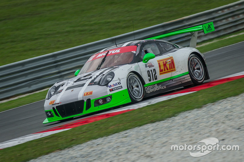 #912 Manthey Racing Porsche 911 GT3R: Frederic Makowiecki, Richard Lietz, Michael Christensen