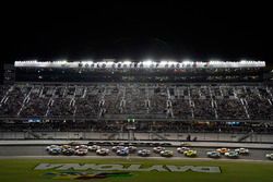 Ricky Stenhouse Jr., Roush Fenway Racing Ford, Clint Bowyer, Stewart-Haas Racing Ford
