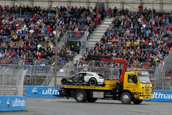 The crashed car of Gary Paffett, Mercedes-AMG Team HWA, Mercedes-AMG C63 DTM
