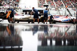 Фелипе Масса, Williams FW40, и Серхио Перес, Sahara Force India F1 VJM10