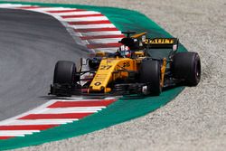 Nico Hulkenberg, Renault Sport F1 Team RS17, corrige une glissade