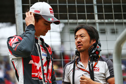(L to R): Esteban Gutierrez, Haas F1 Team with Ayao Komatsu, Haas F1 Team Race Engineer