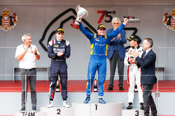 Podium: winner Oliver Rowland, DAMS, second place Artem Markelov, RUSSIAN TIME, third place Nobuharu