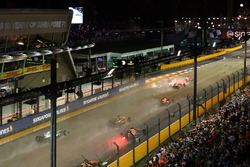 Sebastian Vettel, Ferrari SF70H, Max Verstappen, Red Bull Racing RB13 and Kimi Raikkonen, Ferrari SF70H crash at the start of the race
